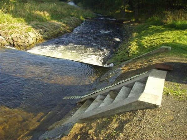 K čemu limnigrafická stanice slouží - jejich použití | Praktické info Upevnění vodočetné šikmé latě